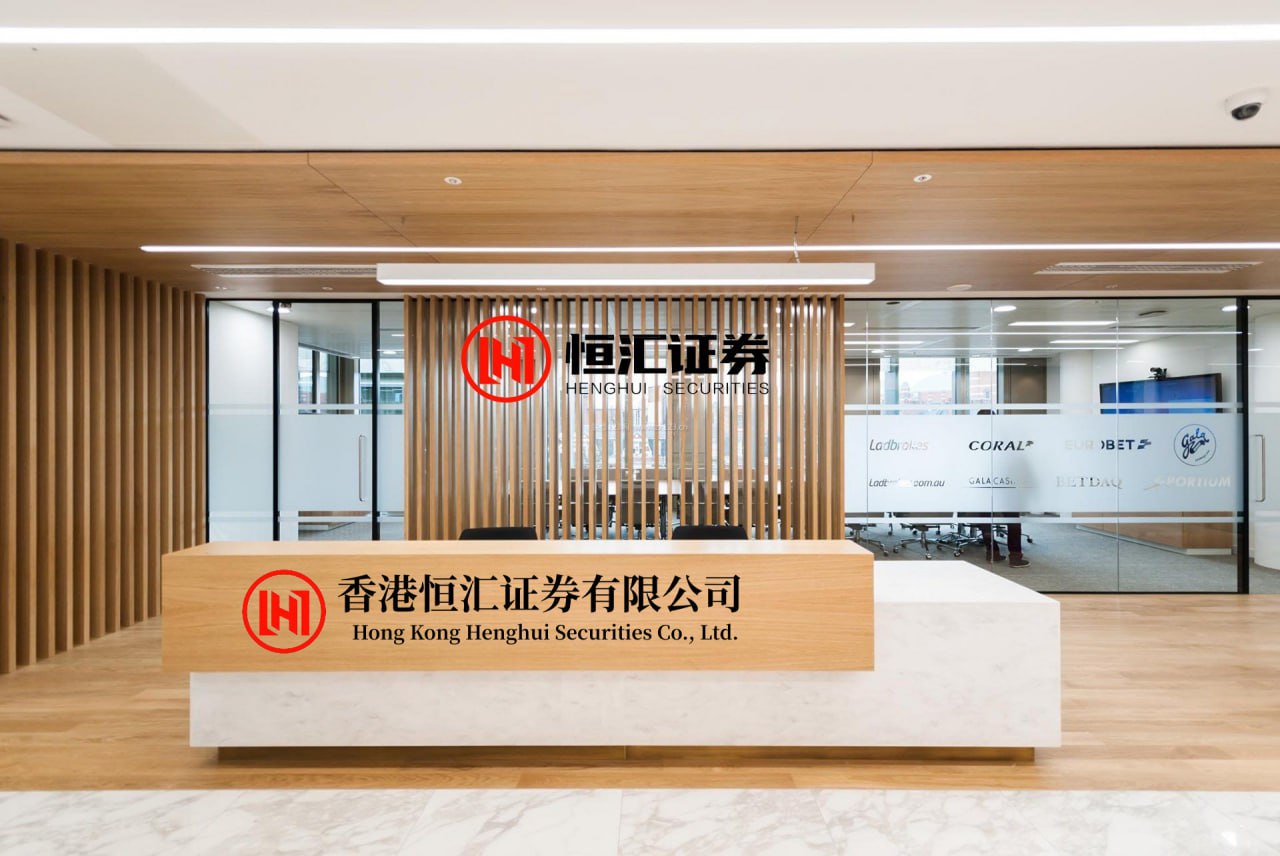 豪瑞优配 刘涛被喊妈妈引争议！观众：她穿红裙明明像姐姐